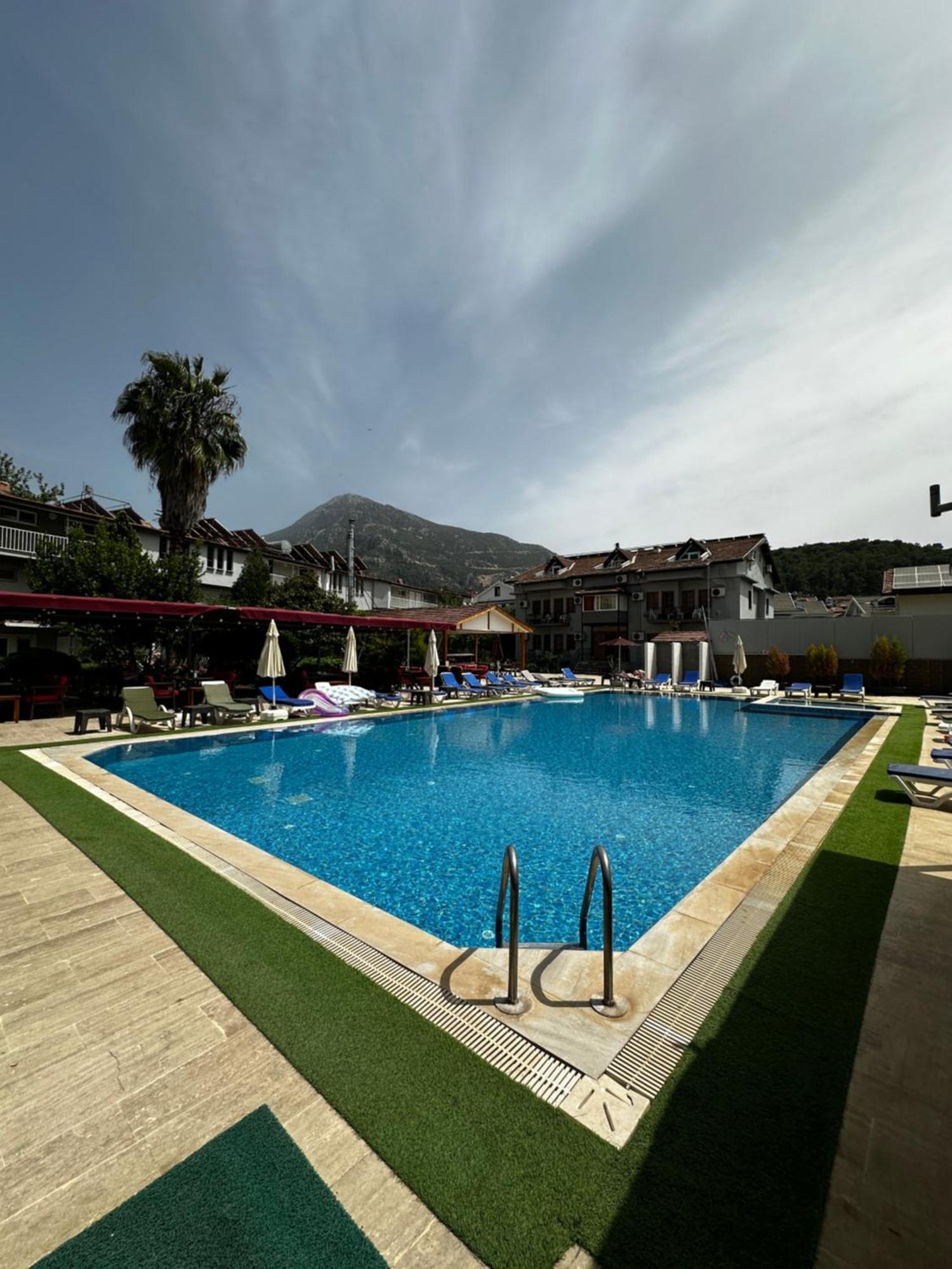 Carmina Hotel Ovacik  Bagian luar foto